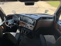 2022 Freightliner CA126