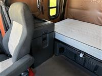 2022 Freightliner CA126