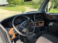 2022 Freightliner CA126