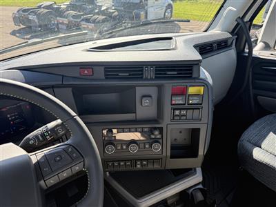 2027 Volvo VNR300