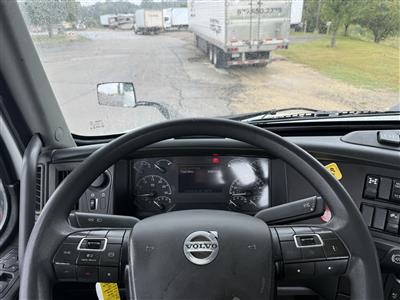 2022 Volvo VNR64T300
