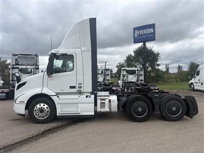 2022 Volvo VNR300