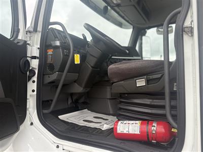 2022 Volvo VNR300