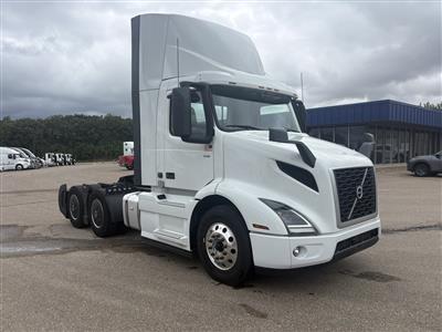 2022 Volvo VNR300