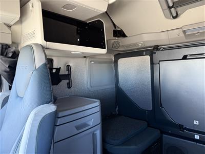2027 Volvo VNL64T860