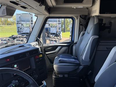 2027 Volvo VNL64T860