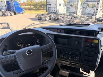 2027 Volvo VNL64T440