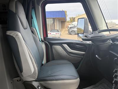 2027 Volvo VNL64T860