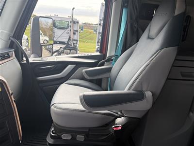 2027 Volvo VNL64T860