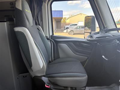 2027 Volvo VNL64T860