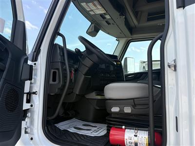 2027 Volvo VNL64T860