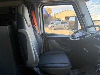 2027 Volvo VNL64T860
