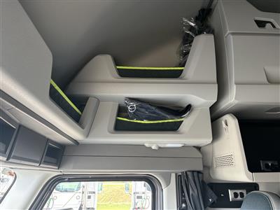 2027 Volvo VNL64T860