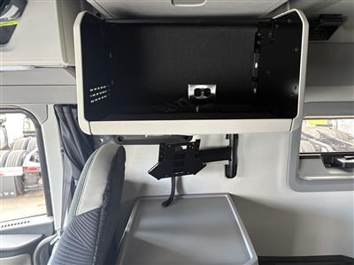 2027 Volvo VNL64T860