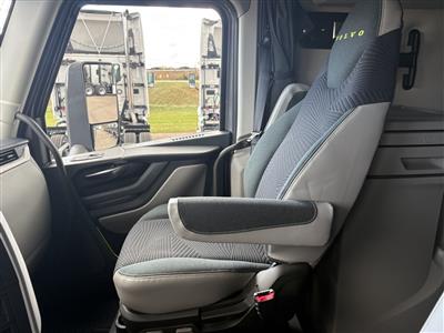 2027 Volvo VNL64T860