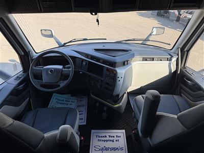 2027 Volvo VNL64T840