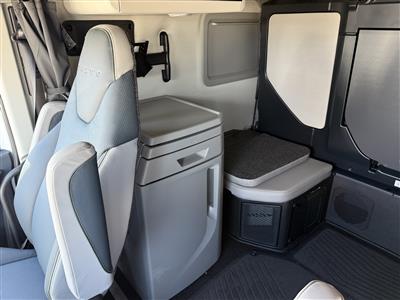 2027 Volvo VNL64T840
