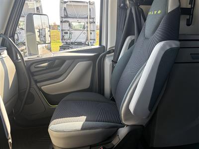 2027 Volvo VNL64T860