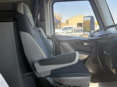2027 Volvo VNL64T860