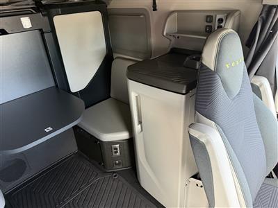 2027 Volvo VNL64T860