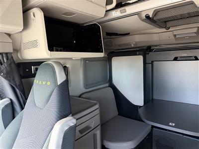 2027 Volvo VNL64T860