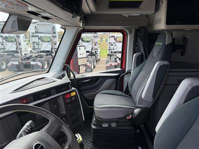 2027 Volvo VNL64T860