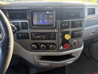 2022 Peterbilt 579
