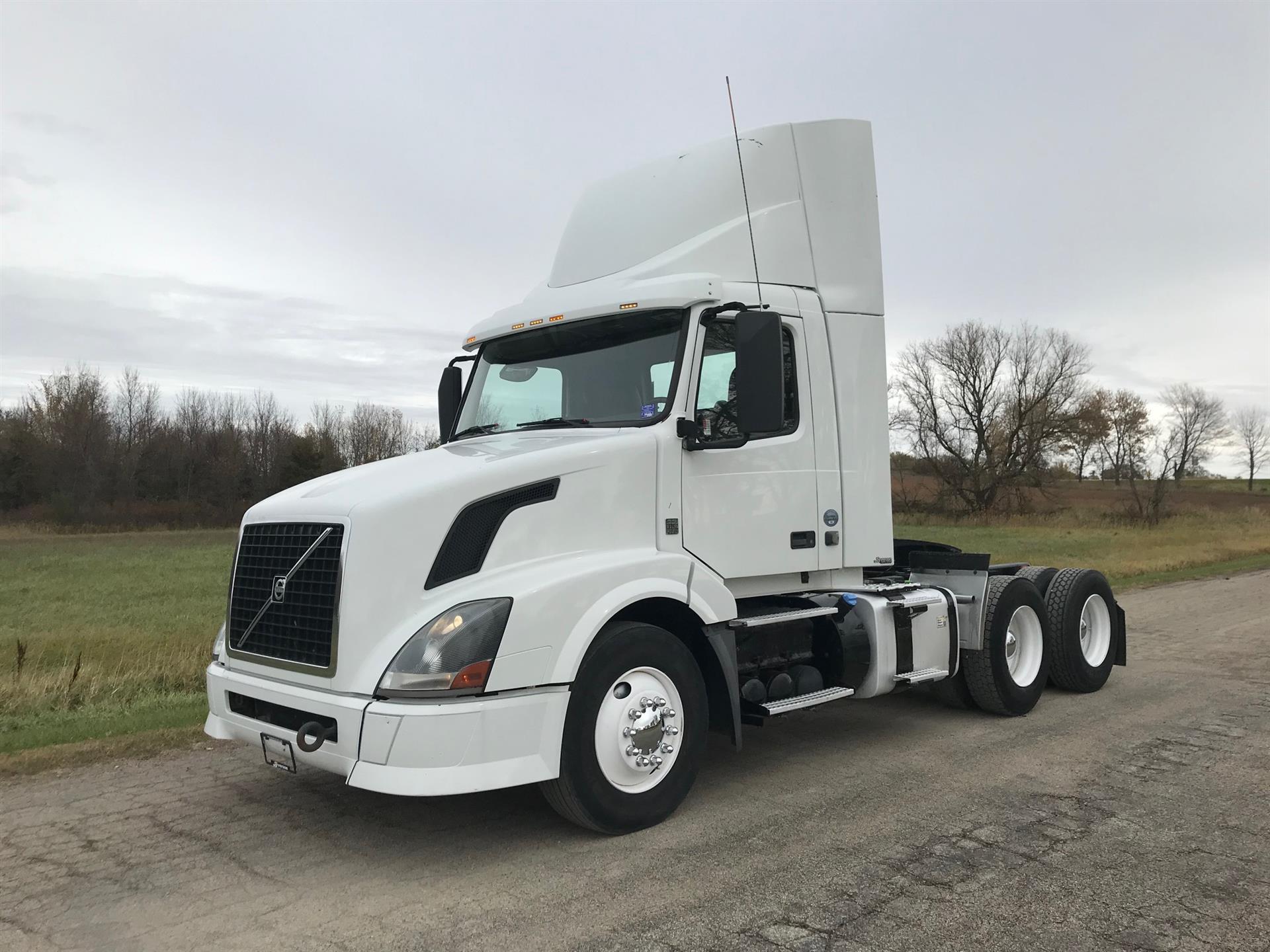 2014 Volvo VNL64T300