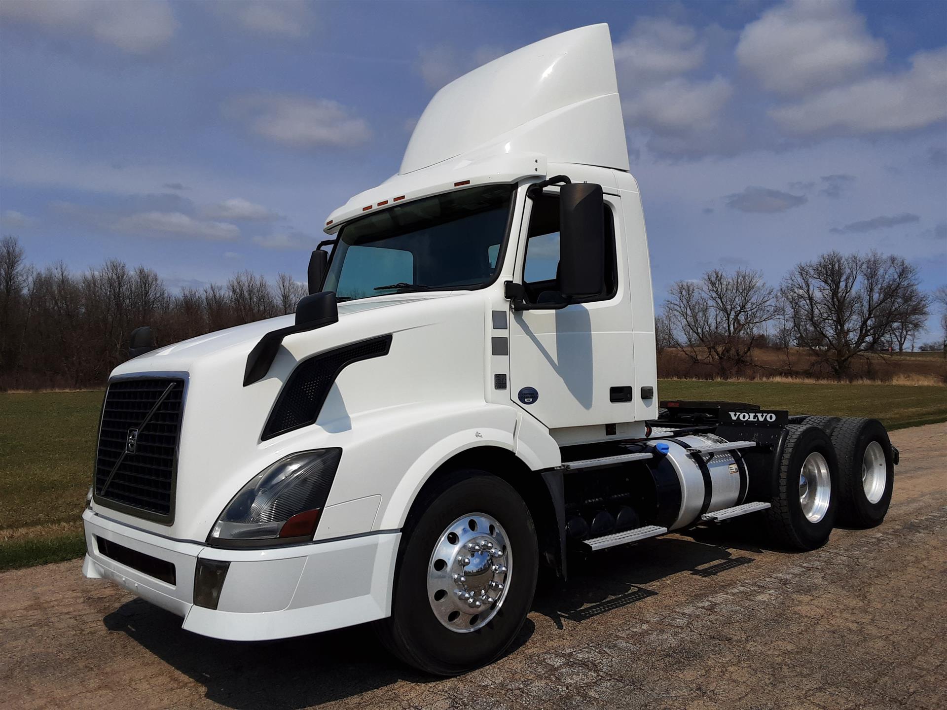 Volvo VNL64T300 Trucks For Sale