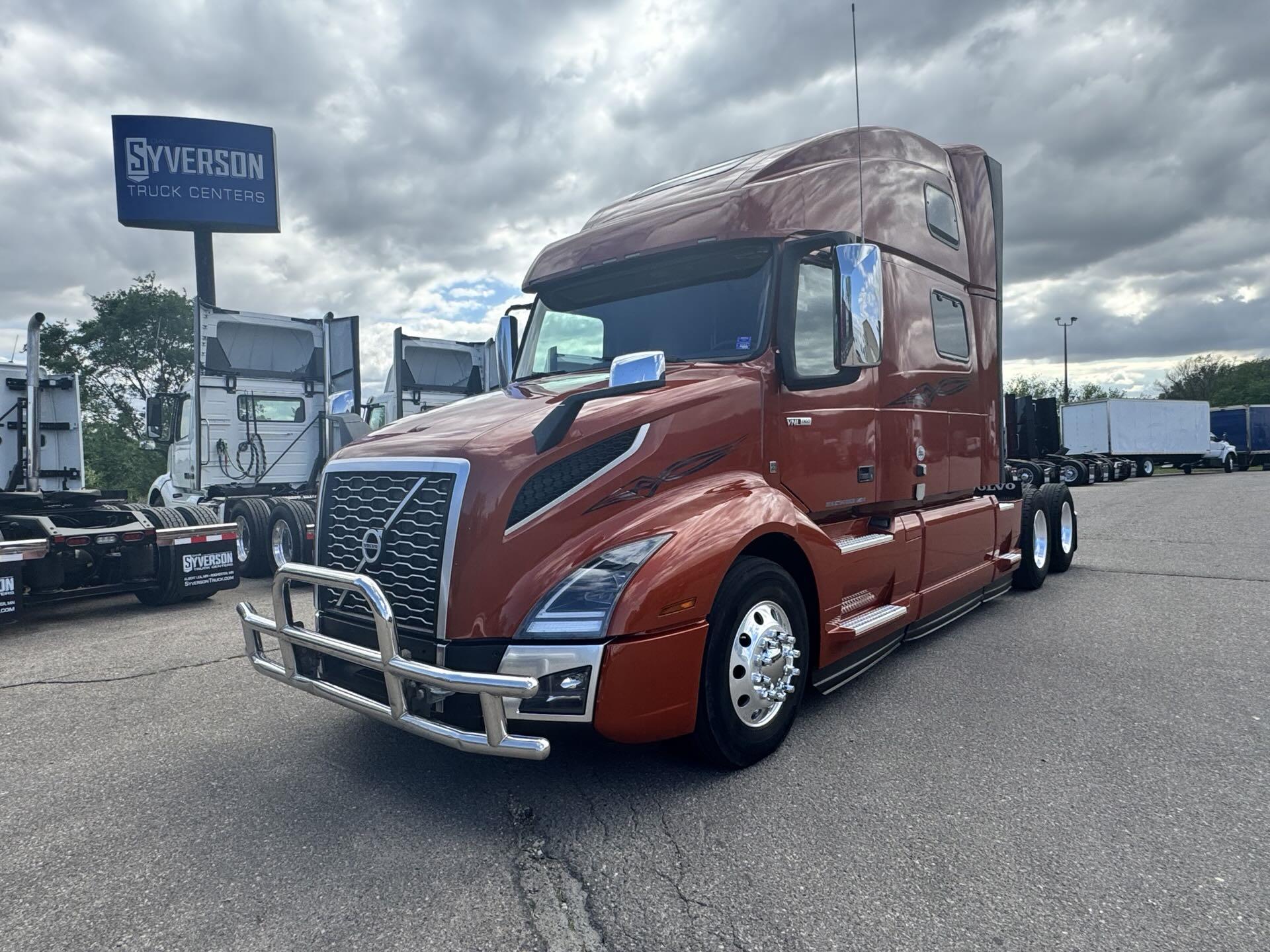 2022 Volvo VNL64T860