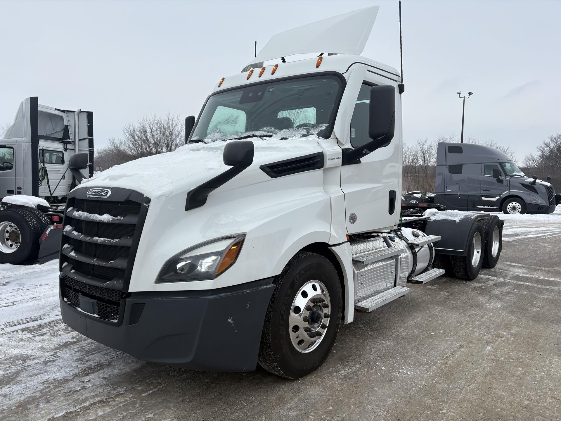 2021 Freightliner CA126