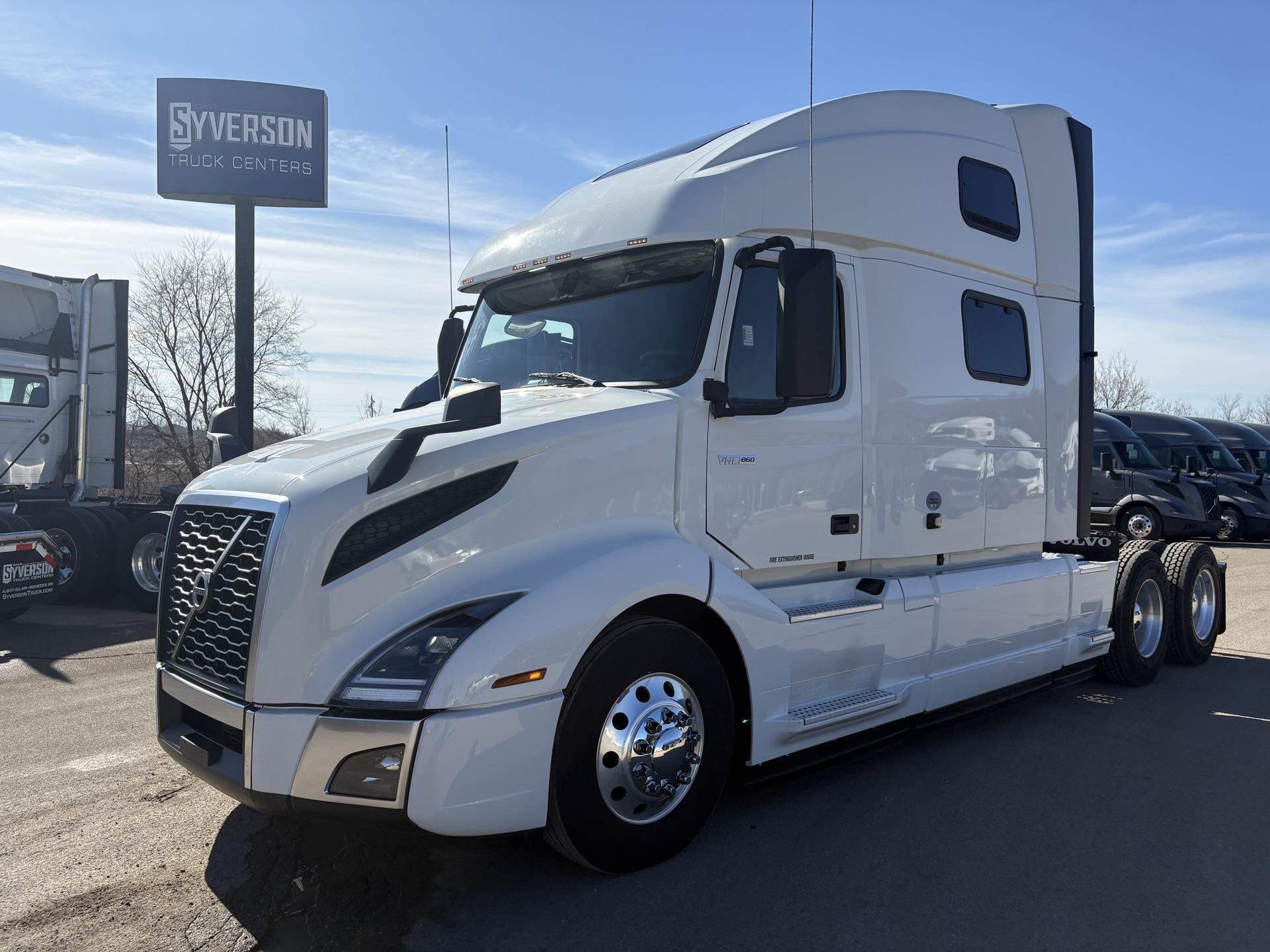 2024 Volvo VNL64T860
