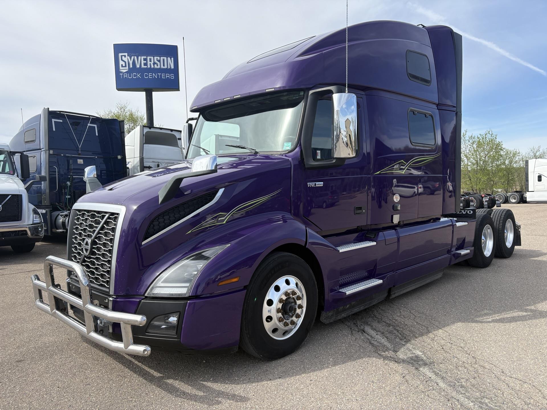 2023 Volvo VNL64T860