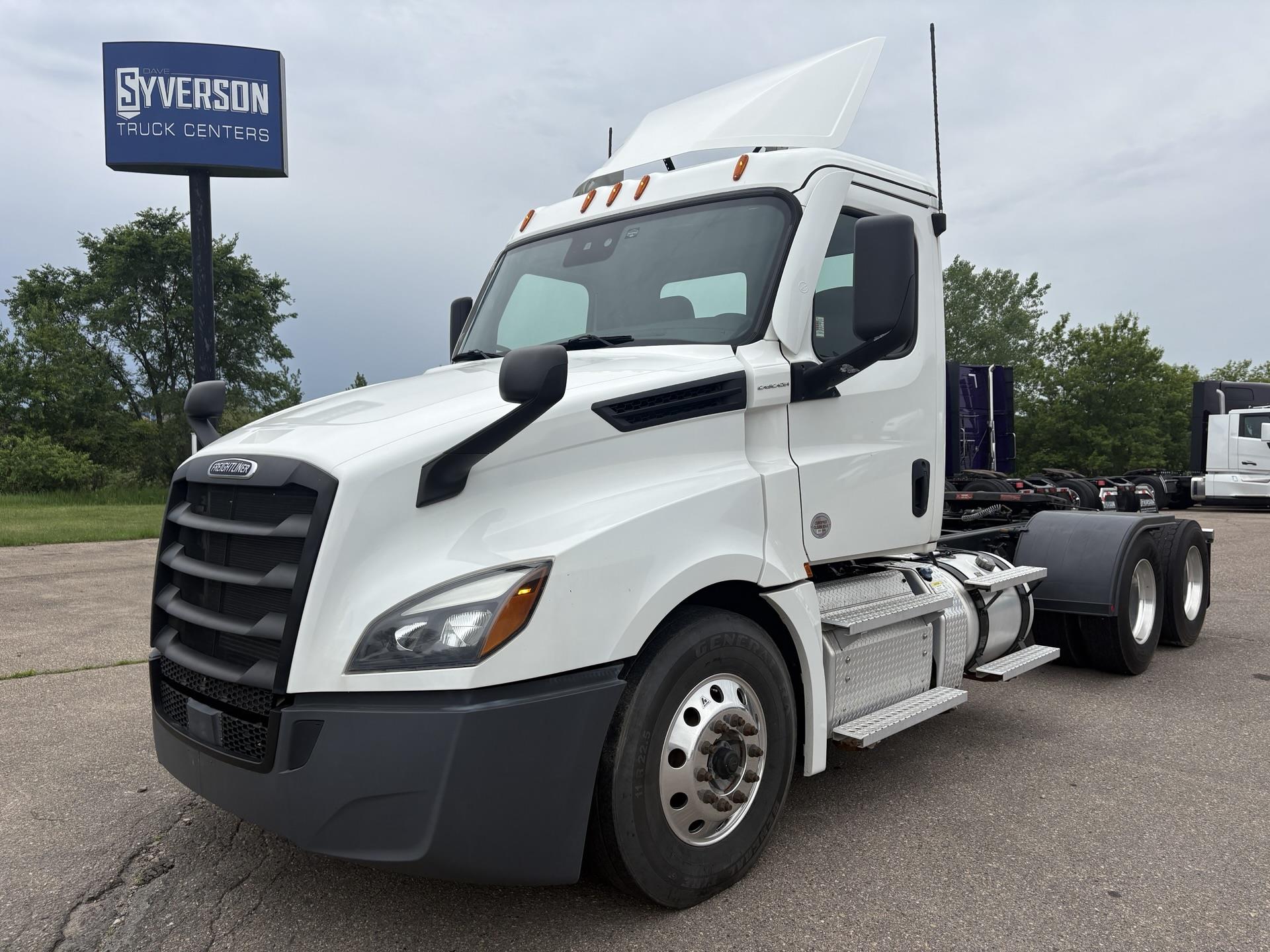 2021 Freightliner CA126