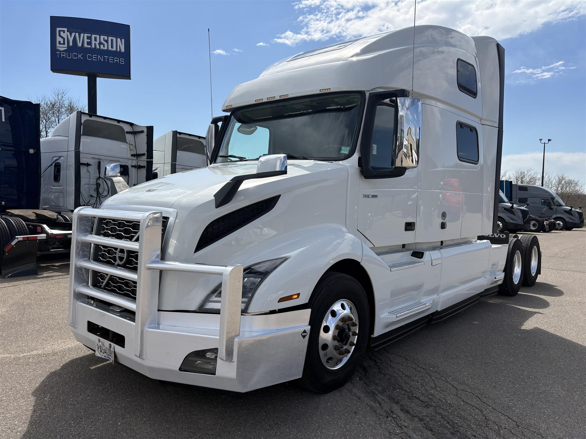 2024 Volvo VNL64T860