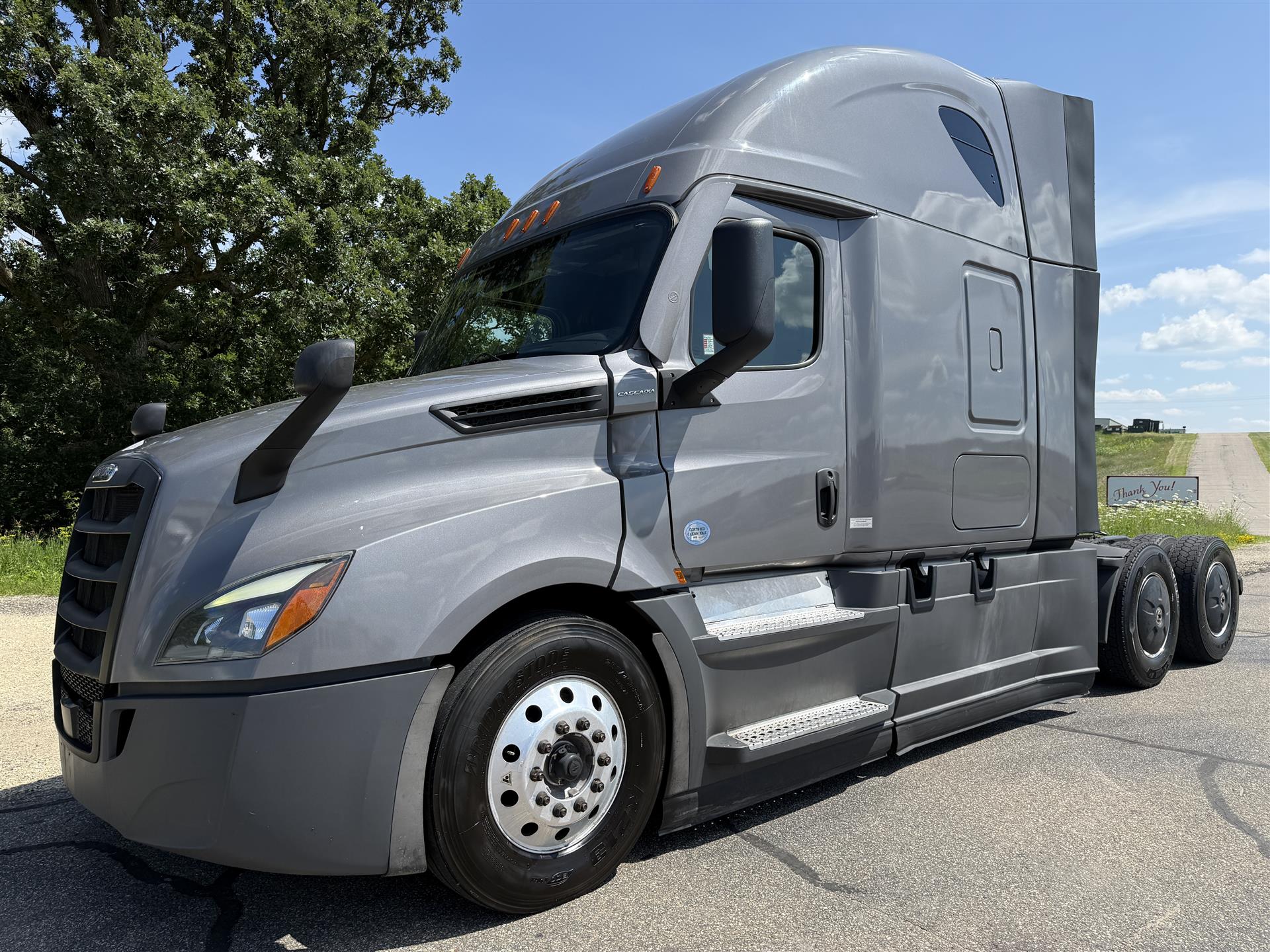 2022 Freightliner CA126