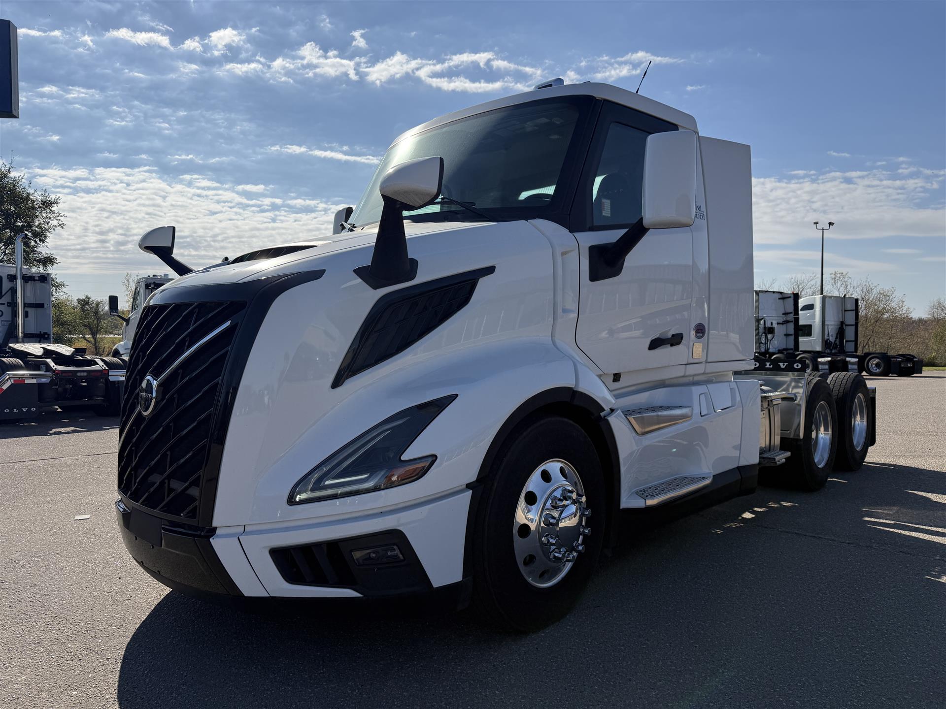 2026 Volvo VNL64T300
