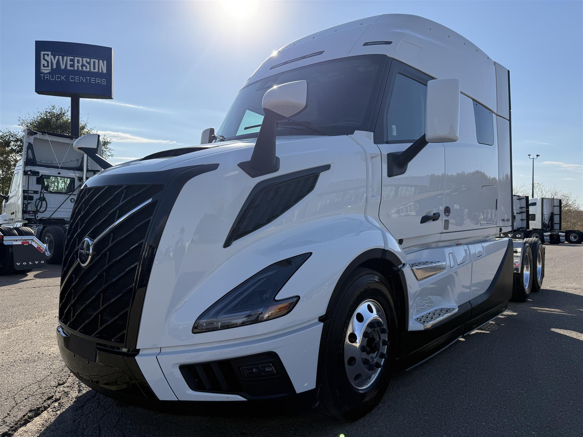 2027 Volvo VNL64T840
