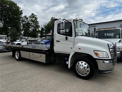 2025 Hino 