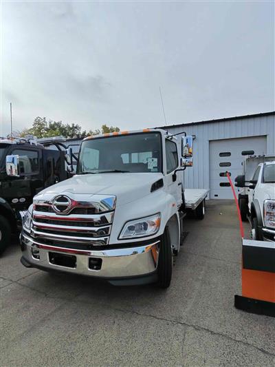 2025 Hino 