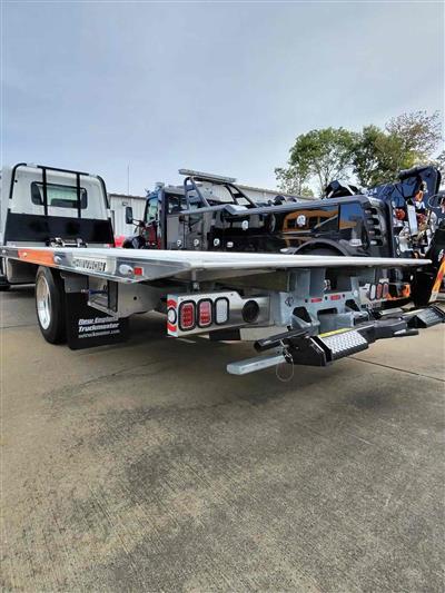 2025 Hino 