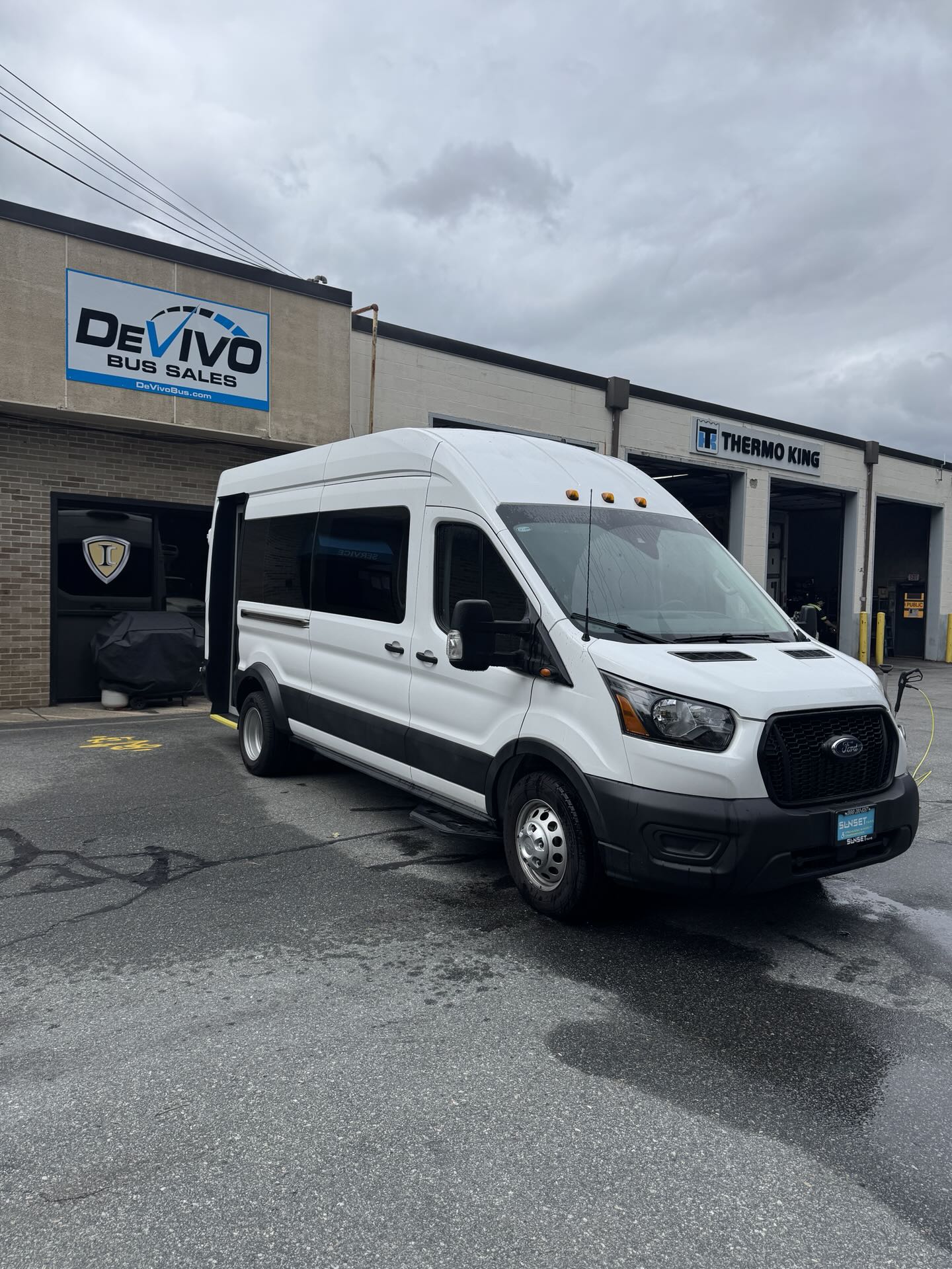 2023 SUNSET VAN FORD TRANSIT
