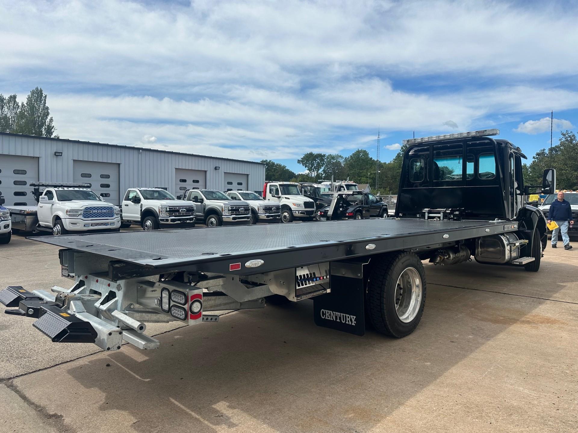 2025 Kenworth T280