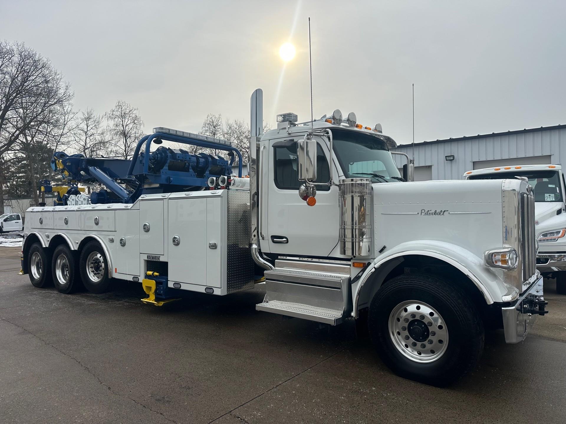 2026 Peterbilt 589 Legendary