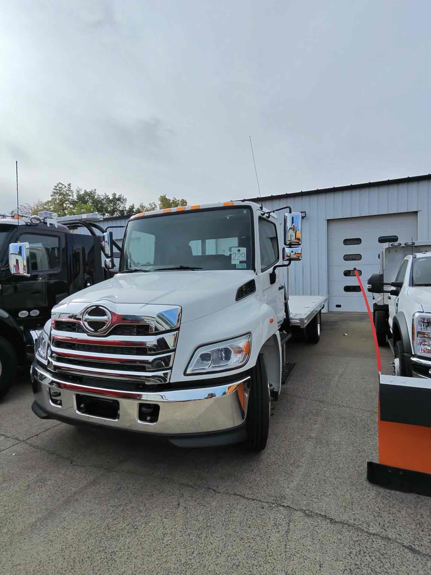 2025 Hino 