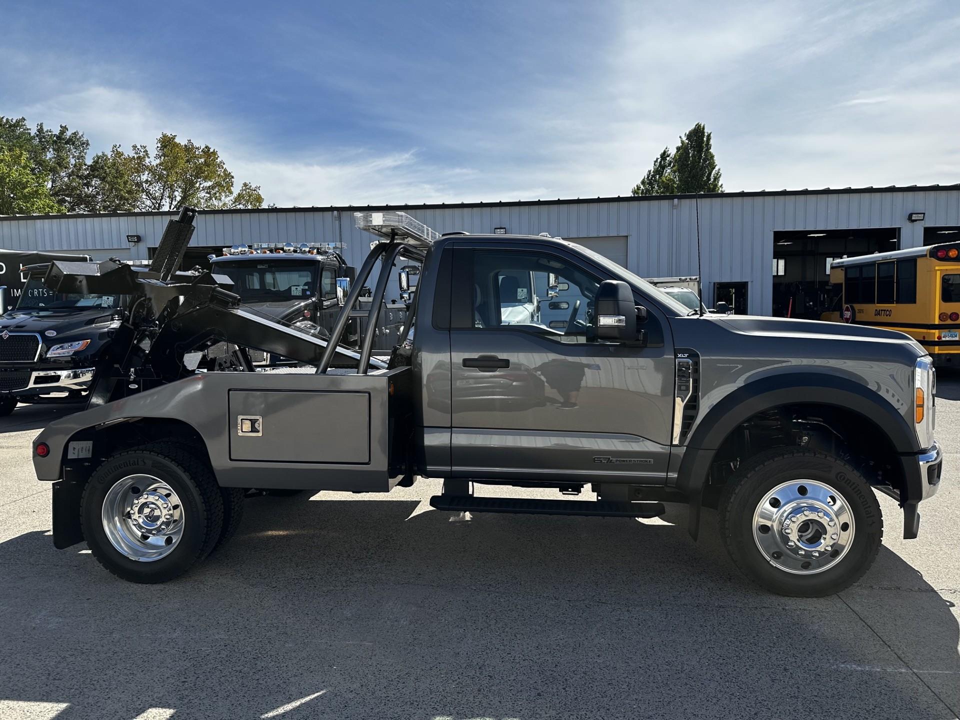 2025 Ford F550