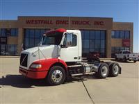 2010 Volvo VNM200