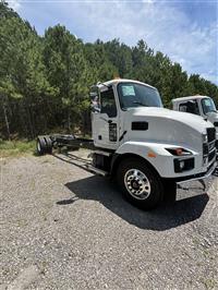 2025 Mack MD6 42R