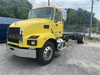 2025 Mack MD7 42R