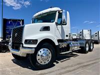 2025 Volvo VHD64FT300